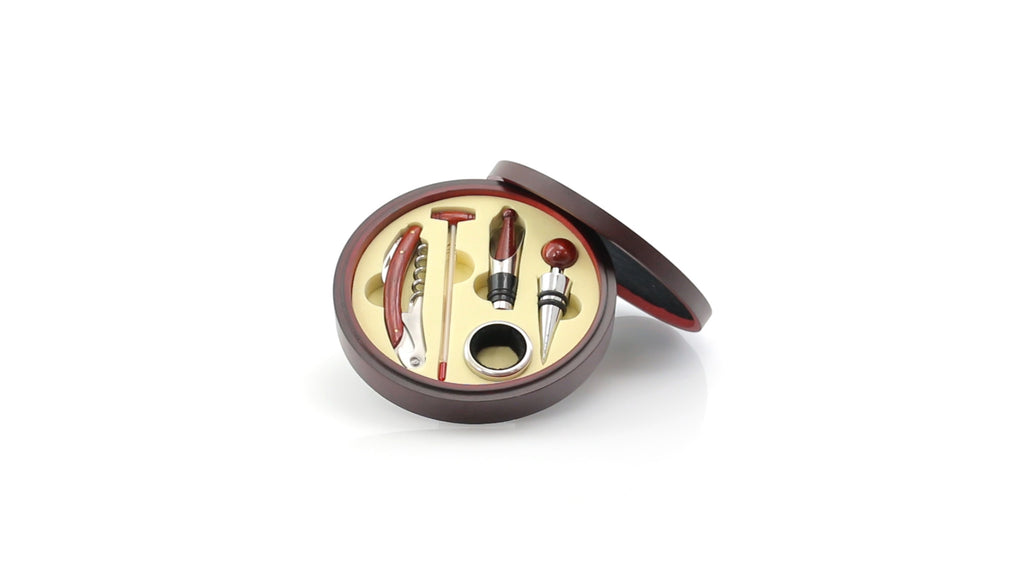 Rundes Wein-Set Nature's Circle mit Accessoires aus Edelstahl und Holz in einer edlen Naturholz-Box.