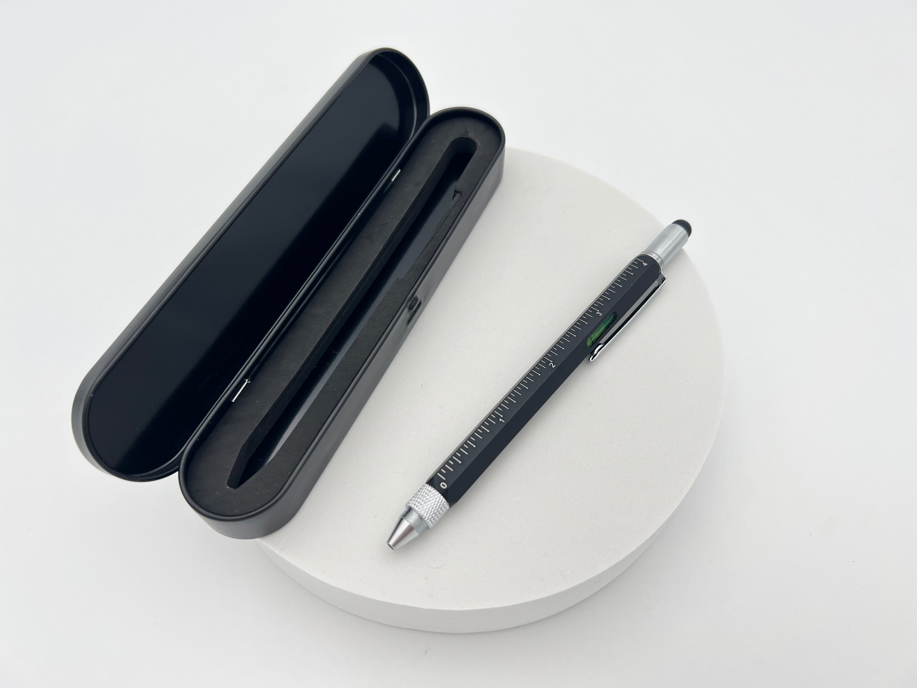 Multifunktions-Kugelschreiber Ingenious mit Lineal, Touchscreen-Stift und Schraubendreher, ideal für vielseitige Anwendungen.