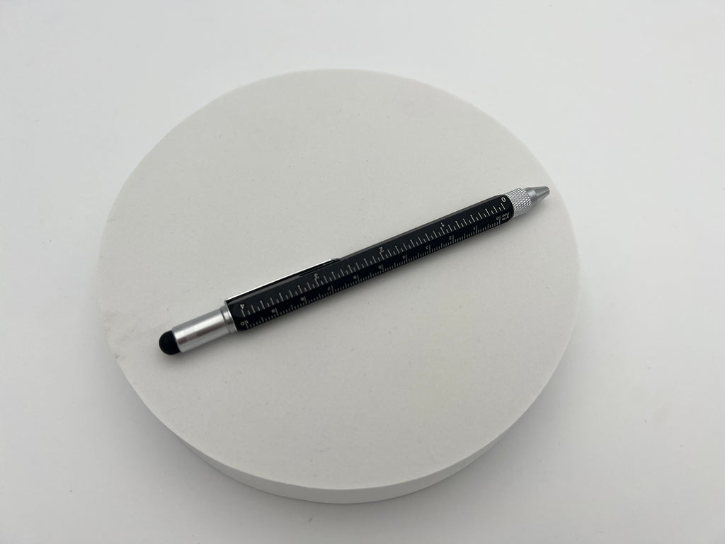 Multifunktions-Kugelschreiber Ingenious mit Lineal, Touchscreen-Stift und Schraubendreher, ideal für vielseitige Anwendungen.